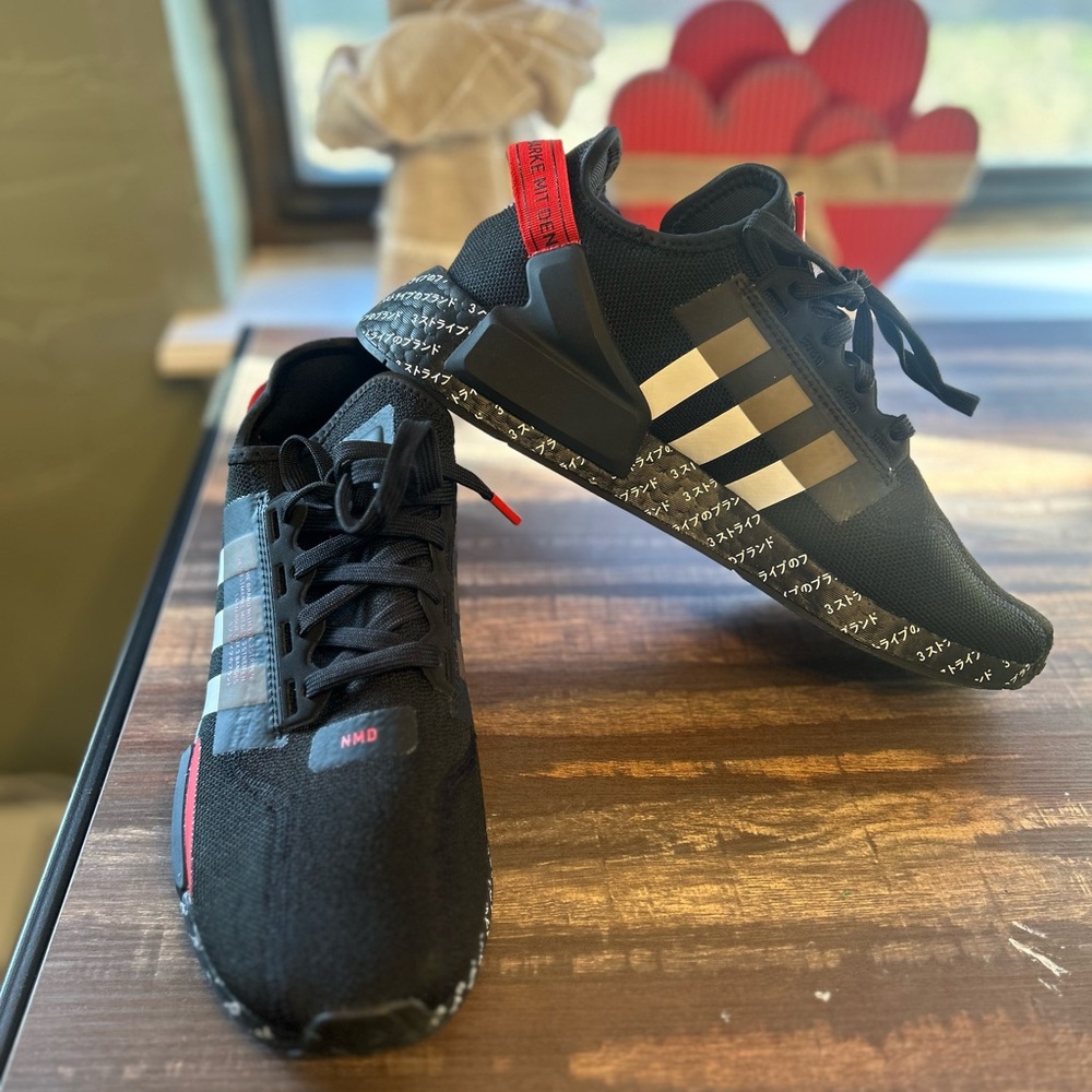 adidas Mens NMD R1 V2